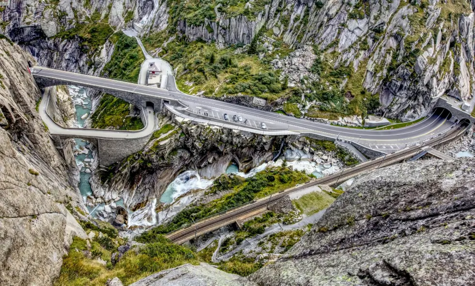 The motorway system in Switzerland and the 2025 e-vignette