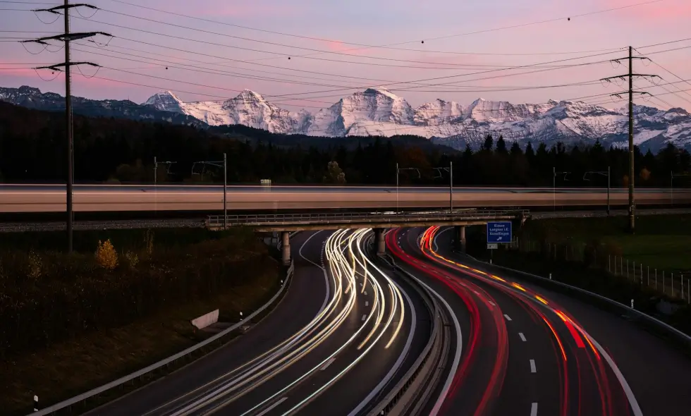 Korzystanie z autostrad w Szwajcarii i zalety winiety cyfrowej